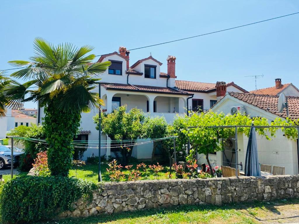 Apartmani Ana Borovac Фунтана Екстер'єр фото