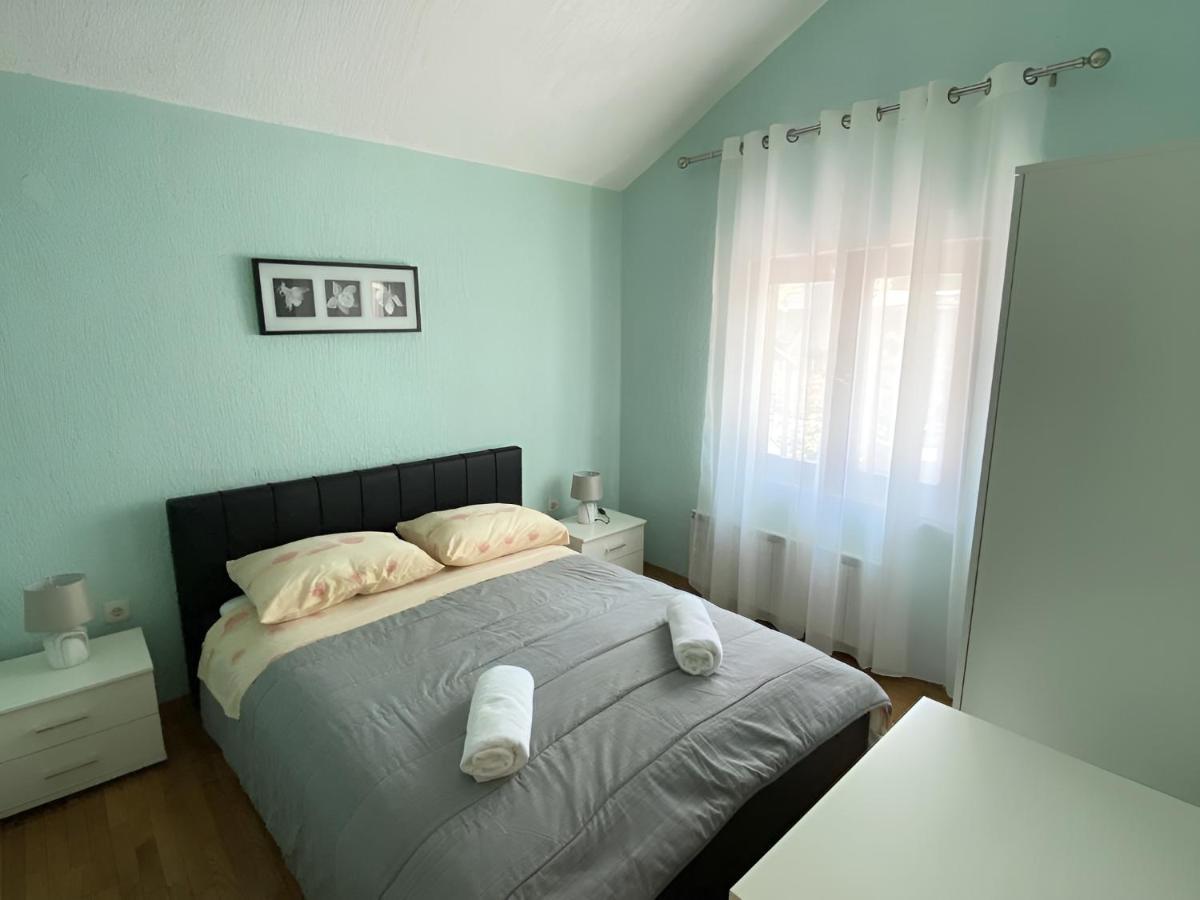 Apartmani Ana Borovac Фунтана Екстер'єр фото
