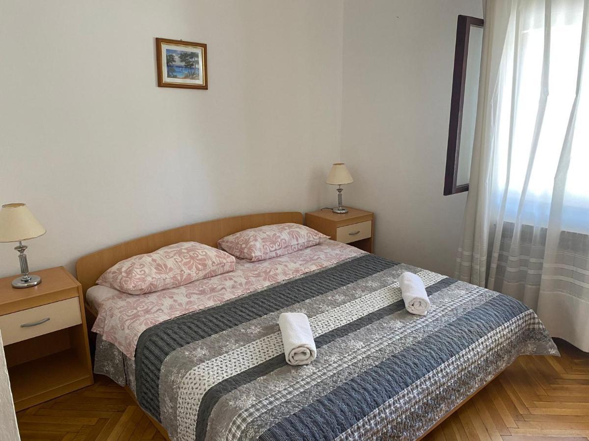 Apartmani Ana Borovac Фунтана Екстер'єр фото