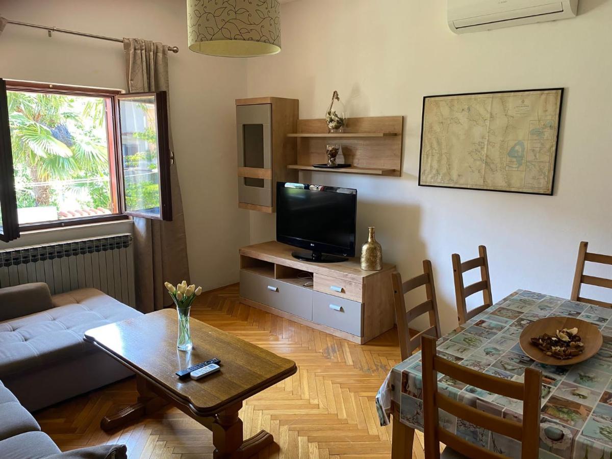 Apartmani Ana Borovac Фунтана Екстер'єр фото